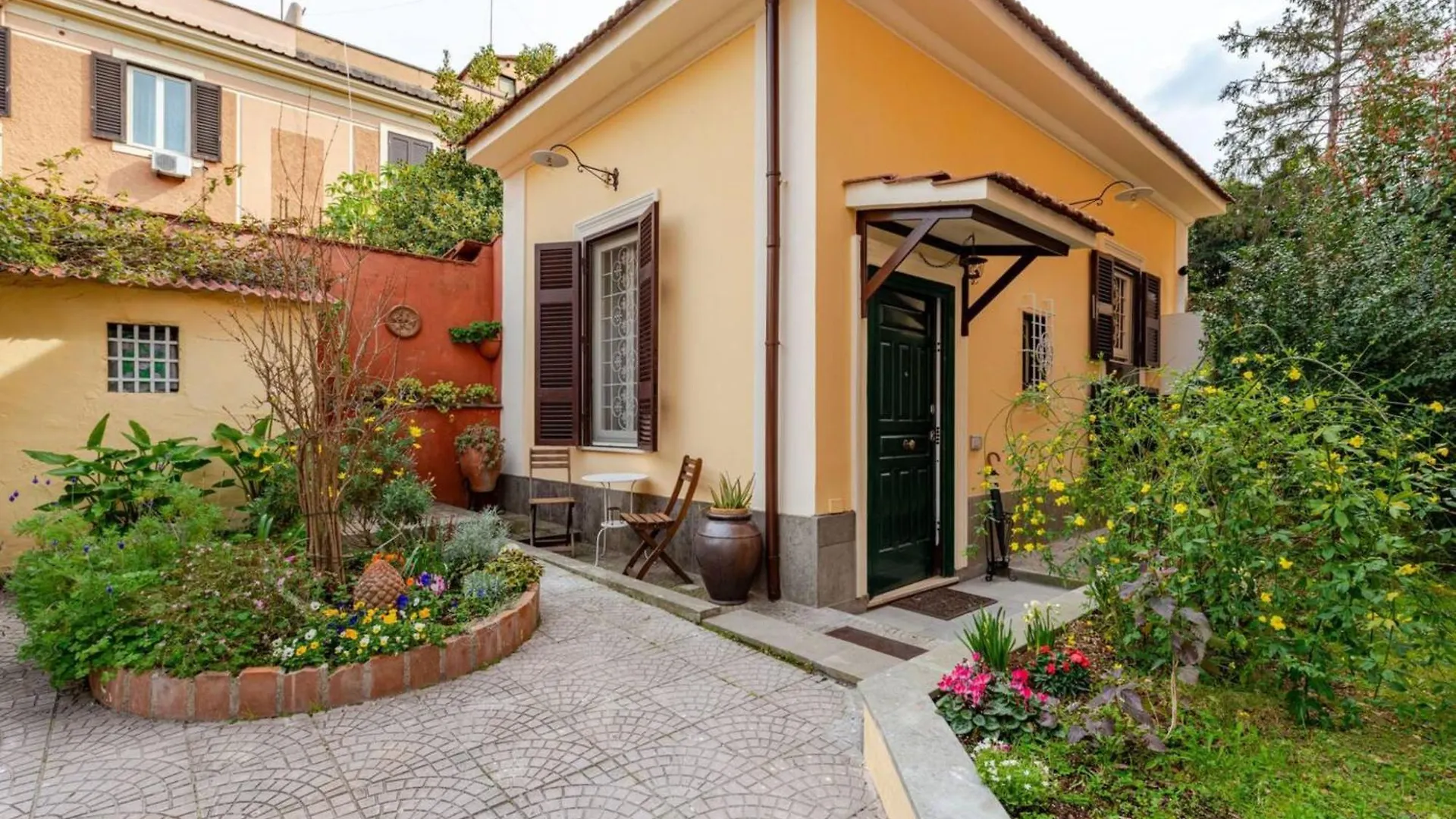 Cottage San Giovanni Rome